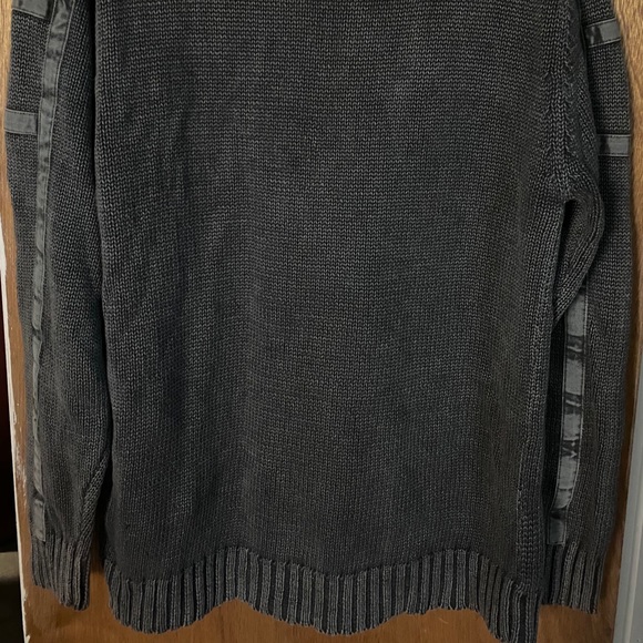 Sweater - Picture 2 of 2